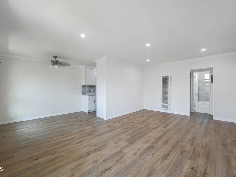 1736 N Normandie Ave #6 — Photo 4