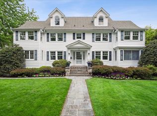 16 Broadfield Rd, New Rochelle, NY 10804