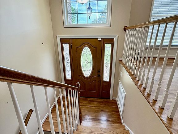 4th image of 325 S Haven Cir