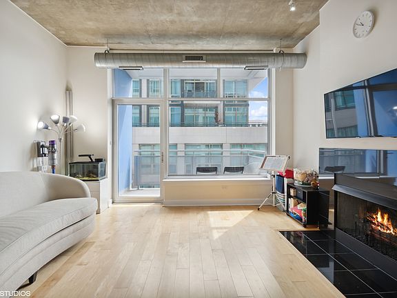 4th image of 1305 S Michigan Ave APT 1409