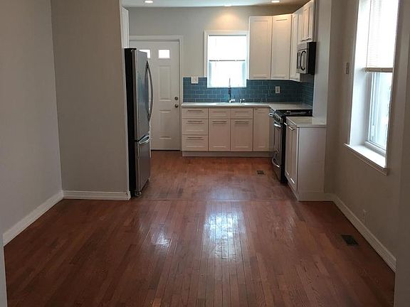 4th image of 2526 Kimball St