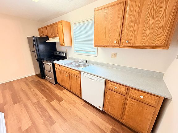 4th image of 5109 W Raymond St #A