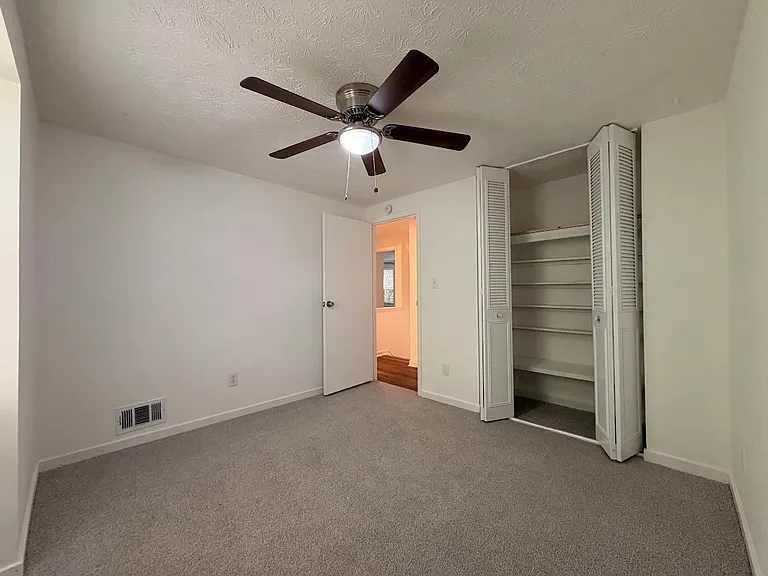 117 Hickory Dr — Photo 11