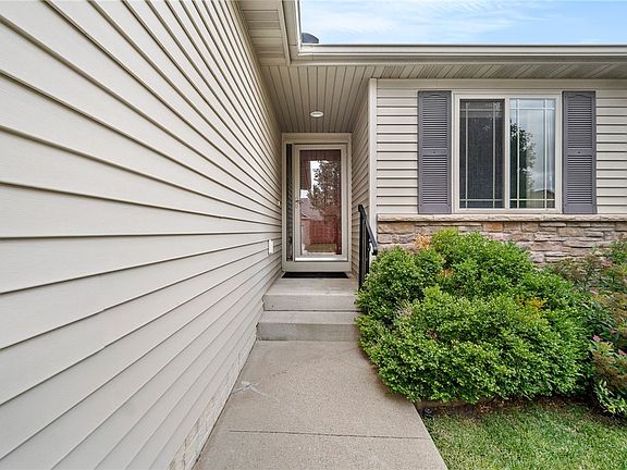 2nd image of 1511 NE Falstaff Ln