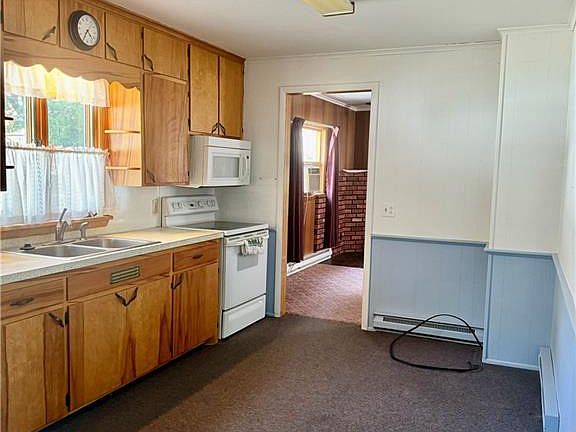 5th image of 520 E 2nd St