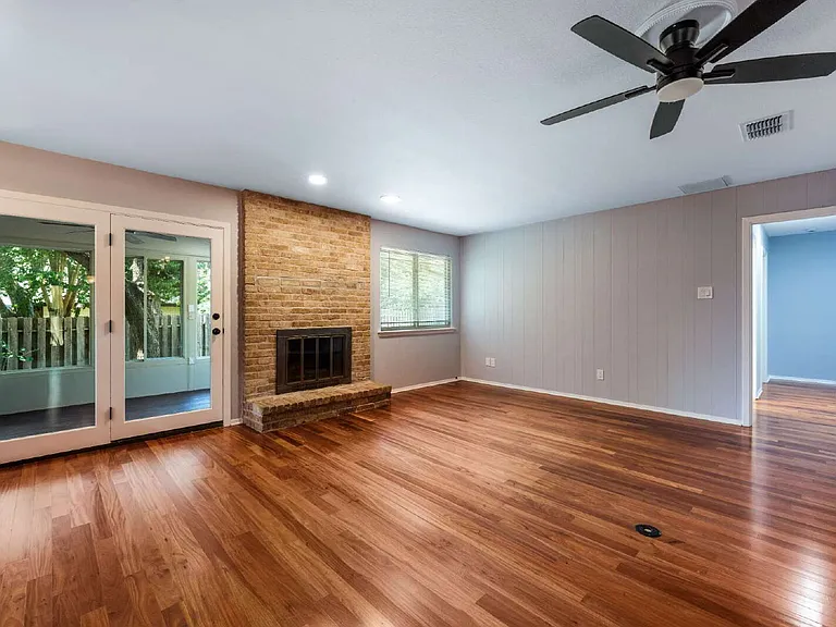 10502 Spicewood Pkwy — Photo 7