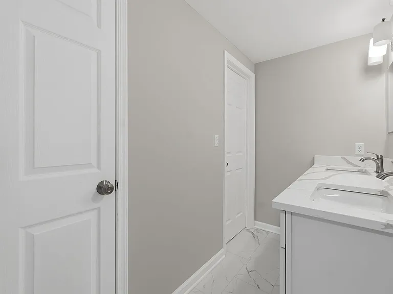 341 Diamond Bridge Ave #2 — Photo 20