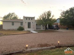 405 Park Dr, Holcomb, KS 67851