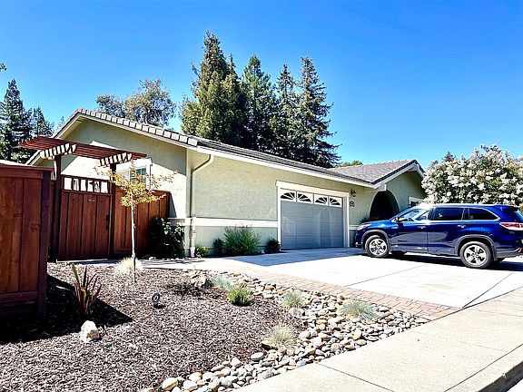2nd image of 902 Tavan Estates Dr