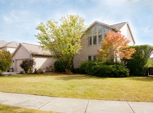 1933 Beverly Ln, Buffalo Grove, IL 60089