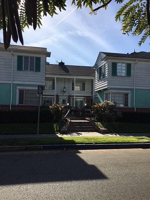 3512 Stocker Exterior