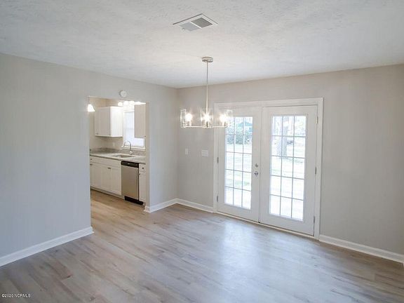 3rd image of 100 S Colony Cir
