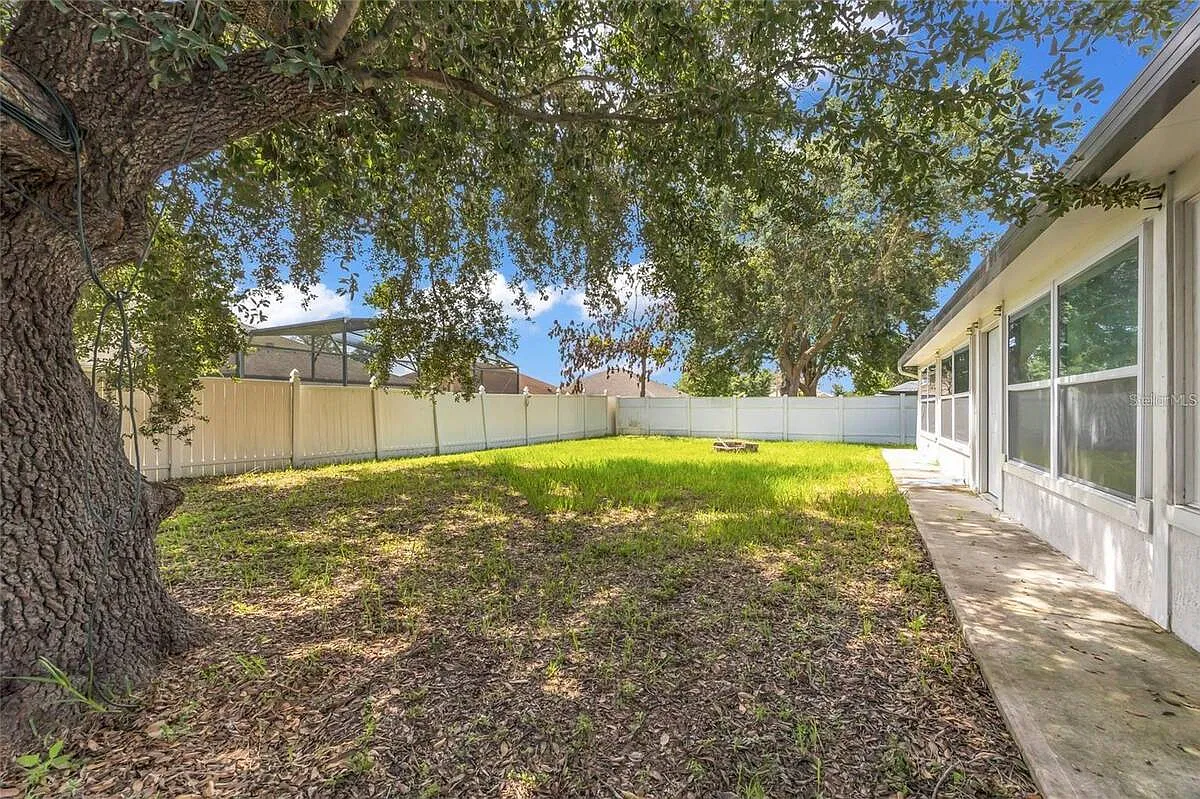 3 bed, 2.0 bath, 1435 sqft, $2,600 — Photo 4