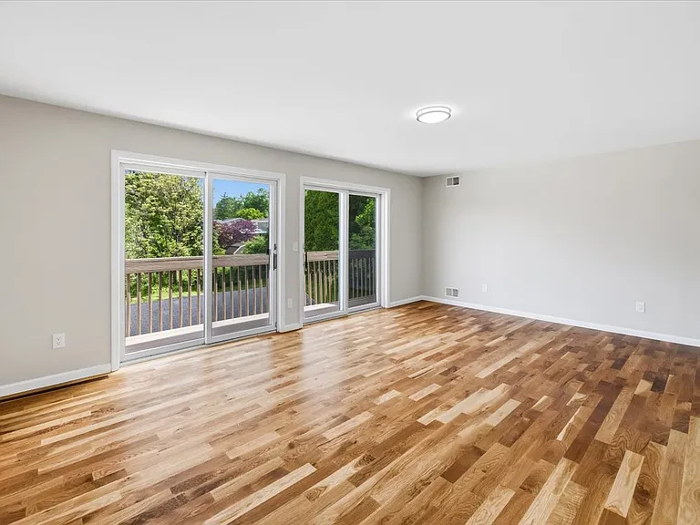 222 Eagle Rock Ave — Photo 14