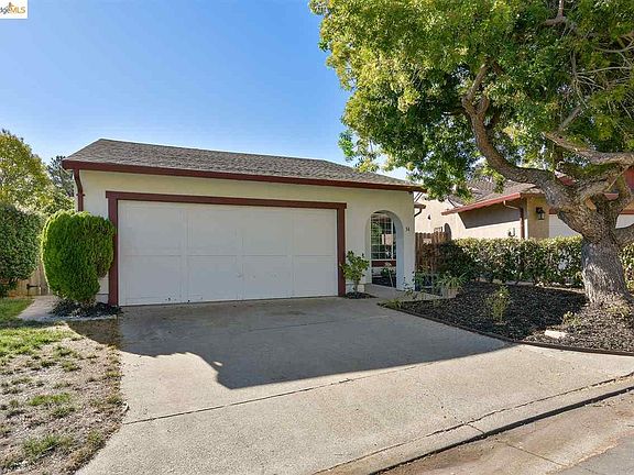 2nd image of 34 Overlook Ln