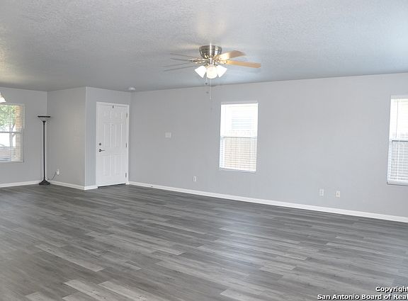 4th image of 8838 Laguna Fls