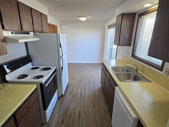 3rd image of 3400 Coronado Way