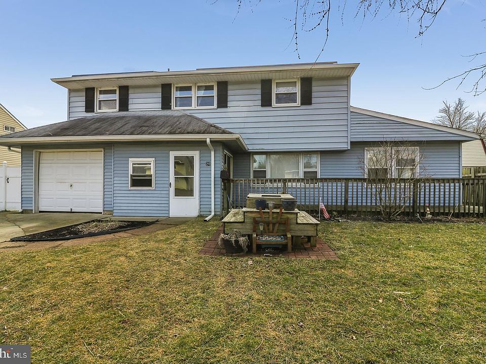 1st image of 20 Monterry Dr
