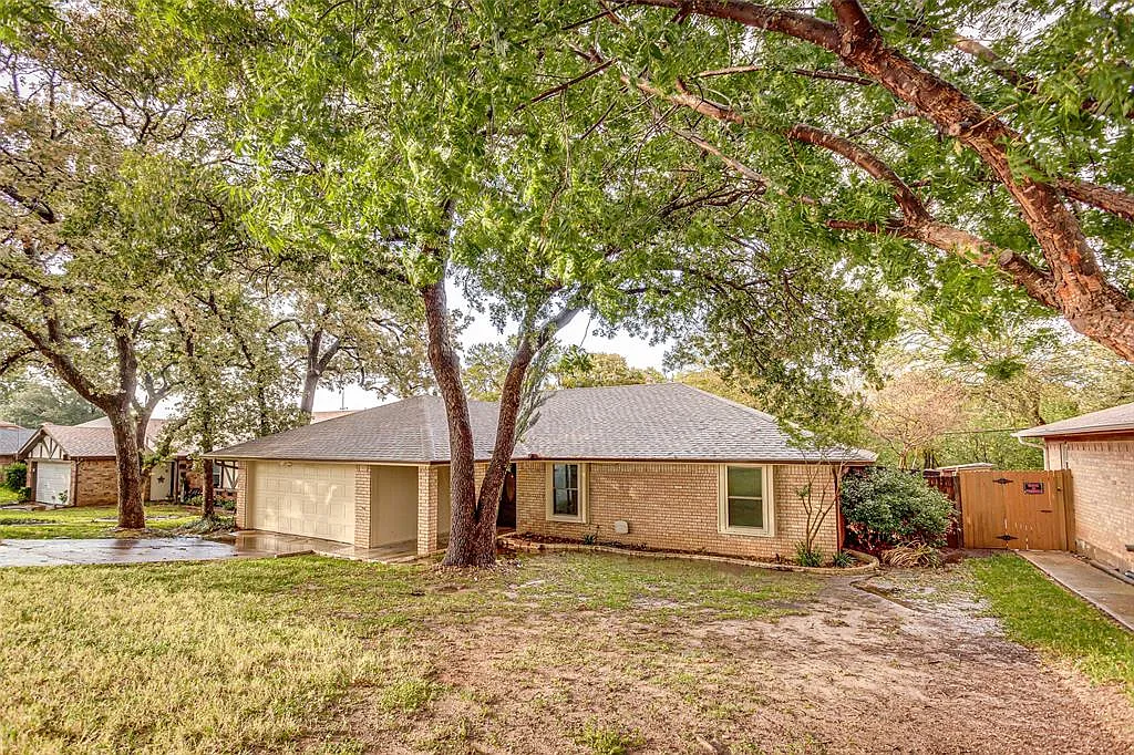 Picture 2 - 2302 Westpark Way Cir