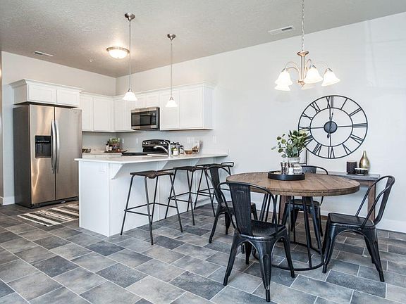 Kitchen w/ Dining