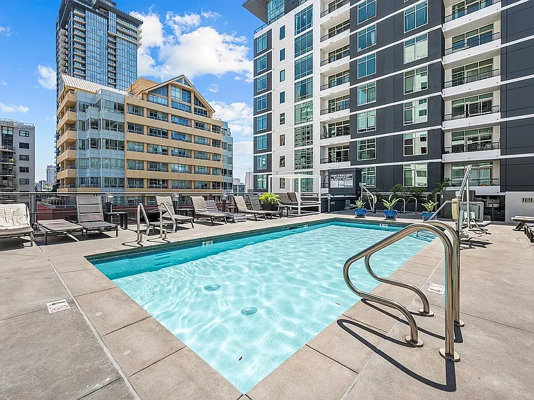 425 W Beech St #804 — Photo 36