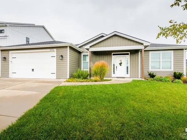 3716 Ames Cir, Manhattan, KS 66503