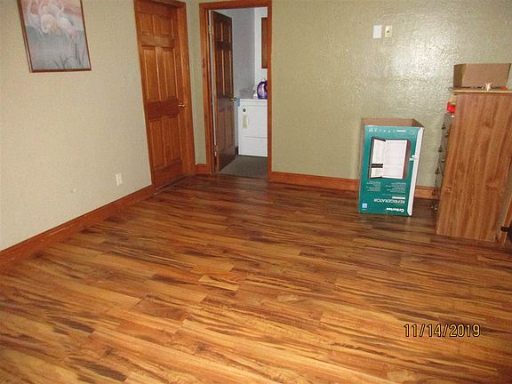 3rd image of 720 E 12th St