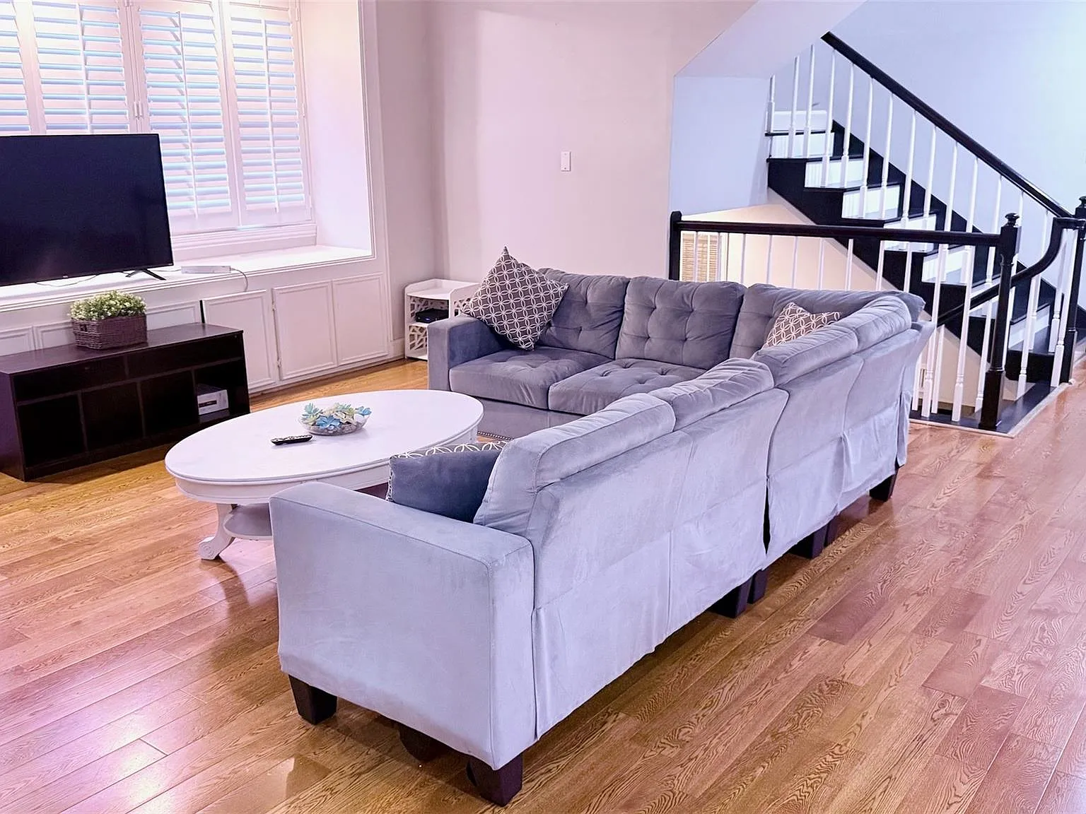 4 bed, 3.0 bath, 2708 sqft, $6,000 — Photo 4