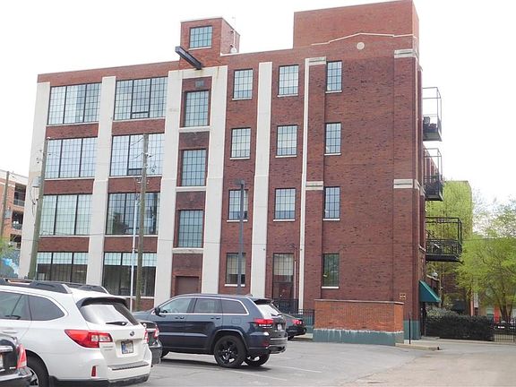 2nd image of 624 E Walnut St APT 411