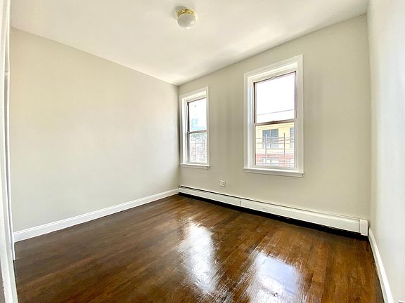 1st bedroom