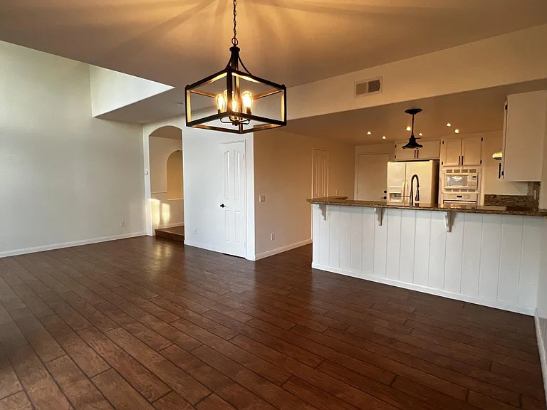 1888 Matin Cir — Photo 17