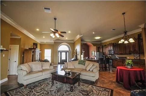 3rd image of 9620 Belle Place Cir