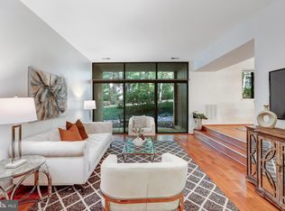 1650 Parkcrest Cir APT 101, Reston, VA 20190