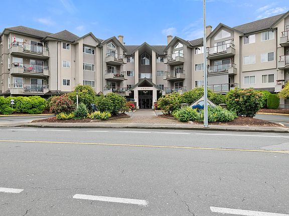 3rd image of 45520 Knight Rd #206