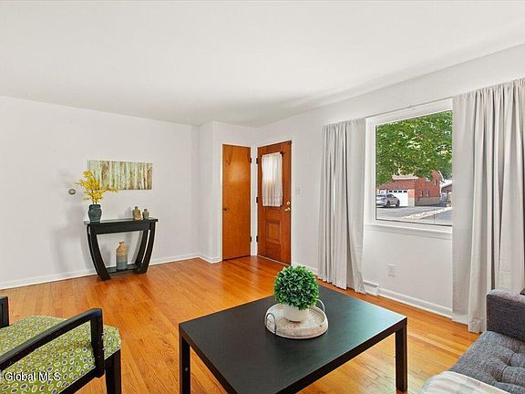 4th image of 43 Glynn Street