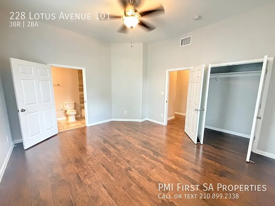 3 bedroom and 2 bathrooms has newly renovated modern home in Southtown unit ready to move in! — Photo 2