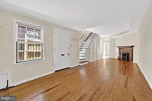 Georgetown - 2 Bedroom- House — Photo 3