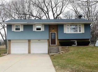 208 Briargate Dr, Colona, IL 61241