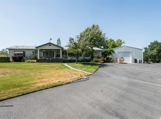 96802 E Michelle Dr, Kennewick, WA 99338
