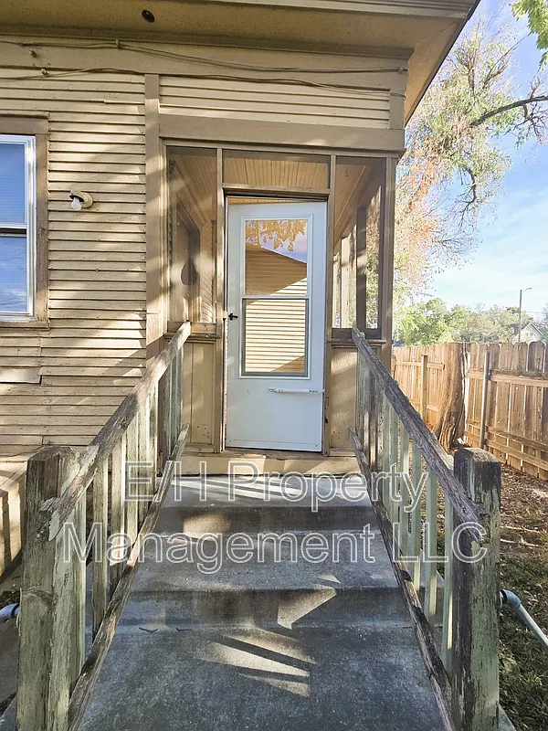 1 bed, 1.0 bath, 500 sqft, $750 — Photo 1