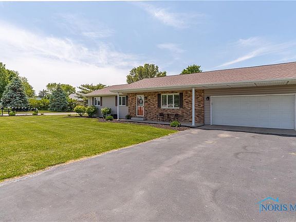 2nd image of 376 Pinebrook Ct