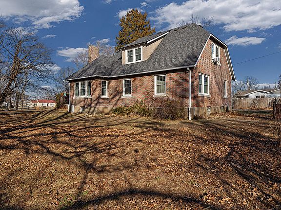 5th image of 1124 W Washington Street