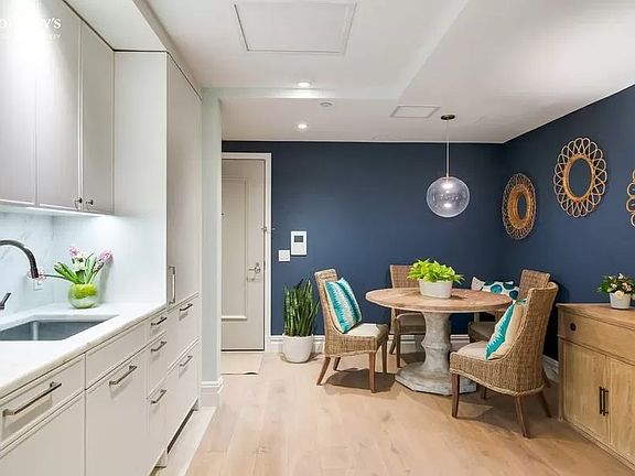 4th image of 245 W 14th St APT 4C