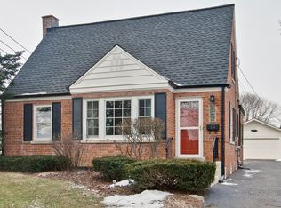 110 N Russel St, Mount Prospect, IL 60056