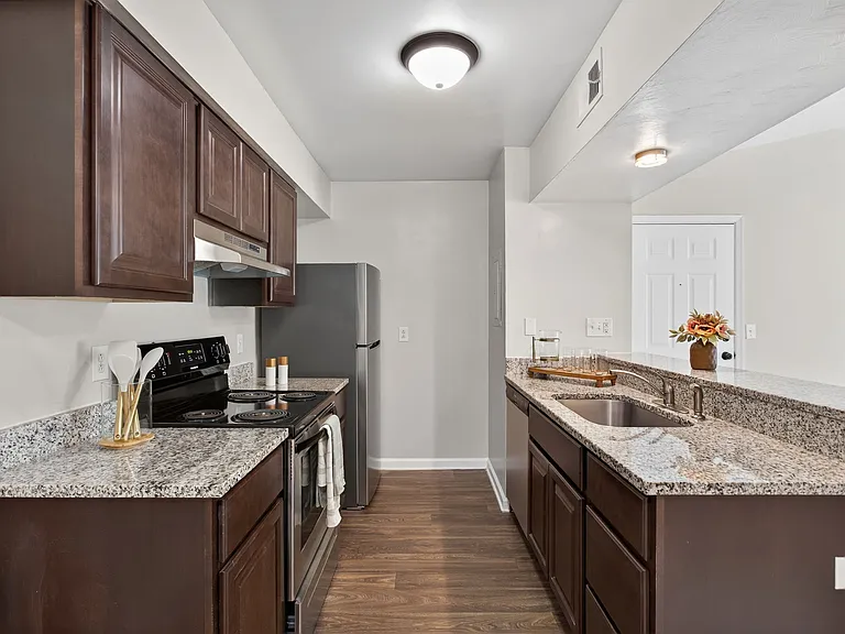 North Beach Apartments — Photo 35