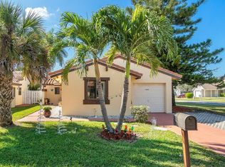 2850 Blue Spruce Ct, Lake Worth, FL 33462