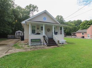1069 Raymond St NW, Warren, OH 44485