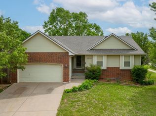 1330 S Hilltop Rd, Derby, KS 67037