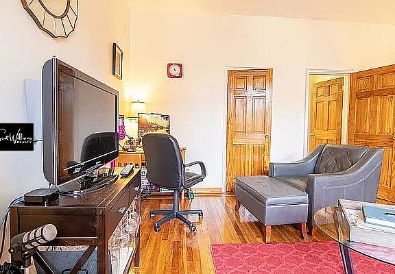 3rd image of 1047A Fulton St #3