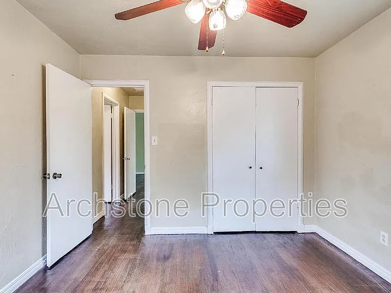1614 SW 41st St — Photo 7